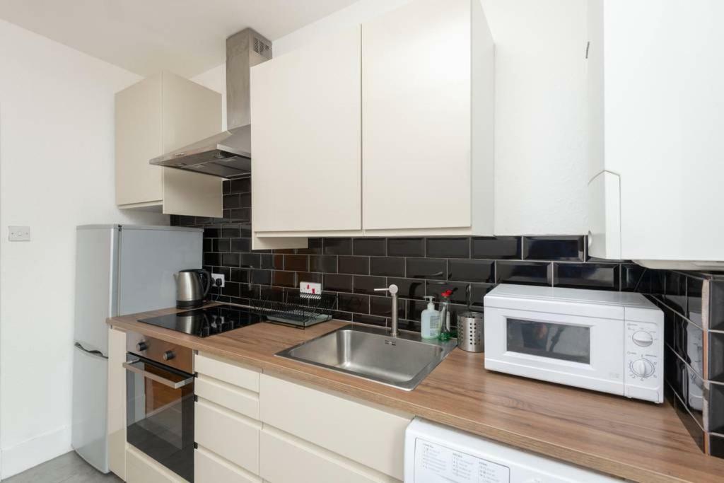 Ness Central Apartment - Greig Street إينفيرنيس المظهر الخارجي الصورة